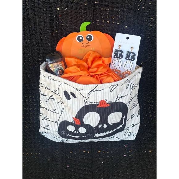 Halloween Ghost and Pumpkin Pouch with Accessories - Picture 1 of 12